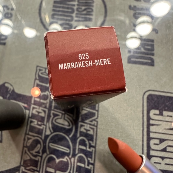 MAC POWDER KISS LIPSTICK  - MARRAKESH MERE 925 BRAND NEW - Picture 4 of 7